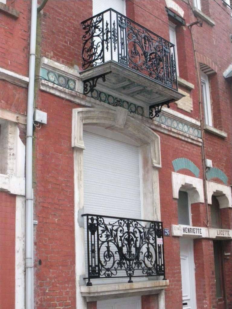 Balcon sur rue