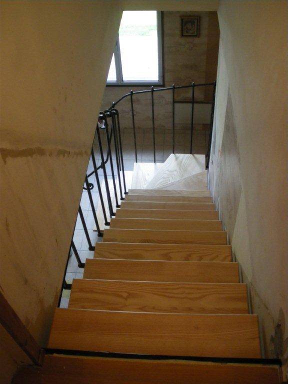 Escalier en bois et fer