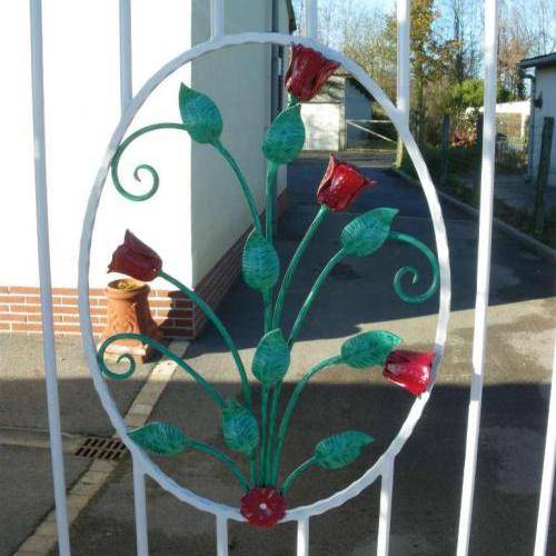 Travail floral en fer
